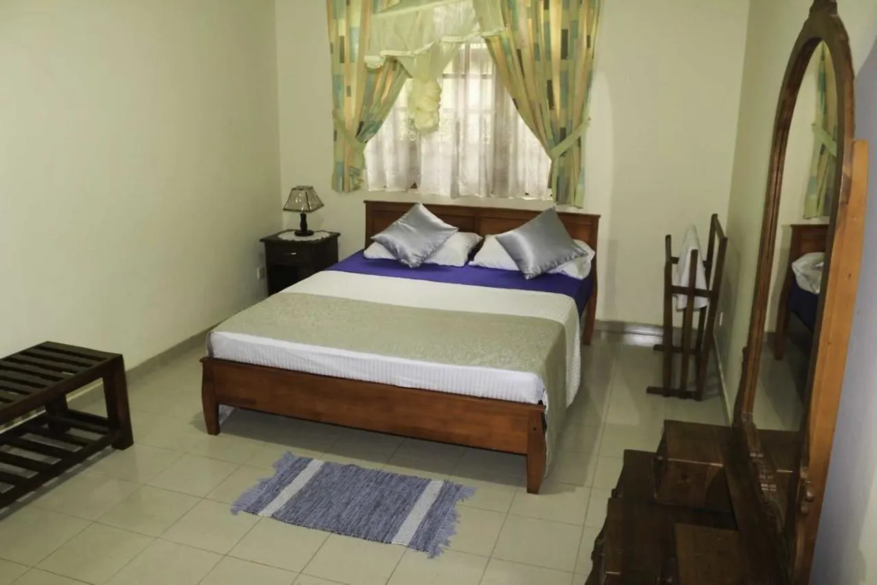 Granary Home Stay كاندي فندق